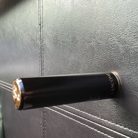 132 Caprice L'Absolue Rouge Lancome Lipstick, NWT - Picture 2 of 2